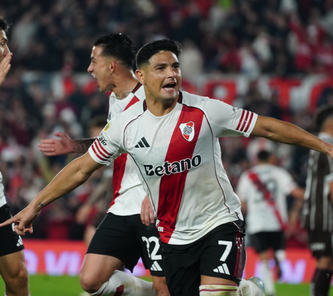 River le ganó al actual campeon Platense en el Monumental por 3 goles a 1
